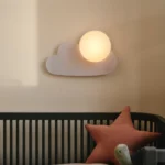 Sieninis šviestuvas SKYKU baltos spalvos